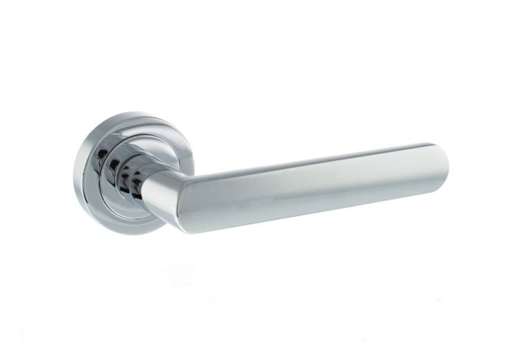 S31RPC STATUS Michigan Lever Door Handle on Round Rose - Polished Chrome