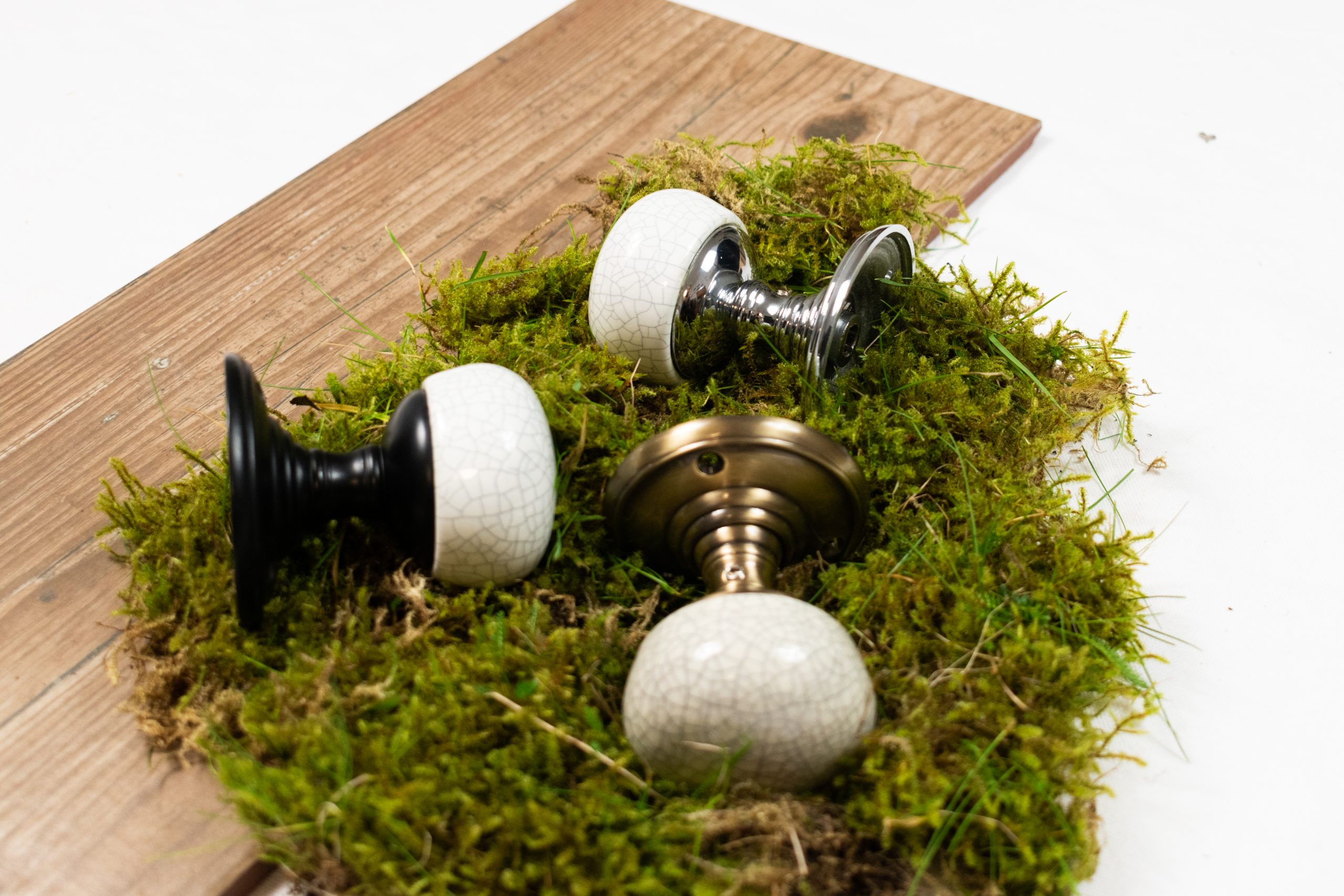 What’s the difference between Rim Knobs and Mortice Knobs? image