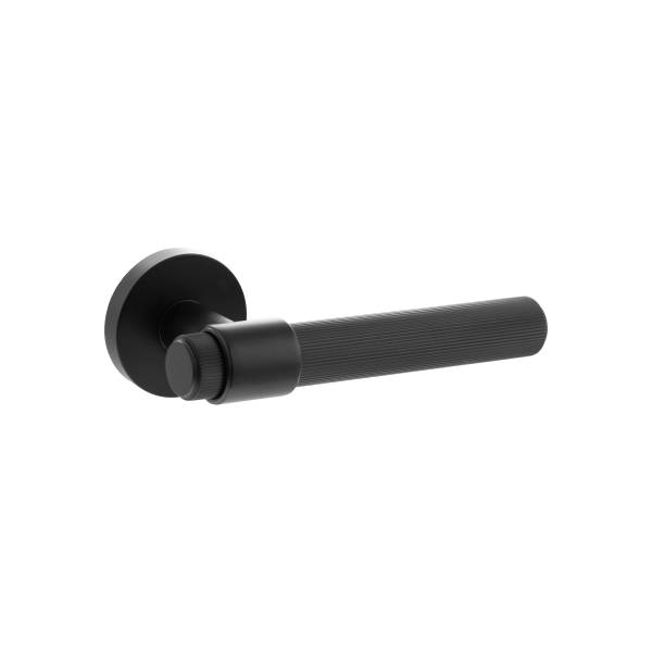 SPR165MB Senza Pari Fasana Linear Knurled Lever Door Handle on Minimal Round Rose - Matt Black