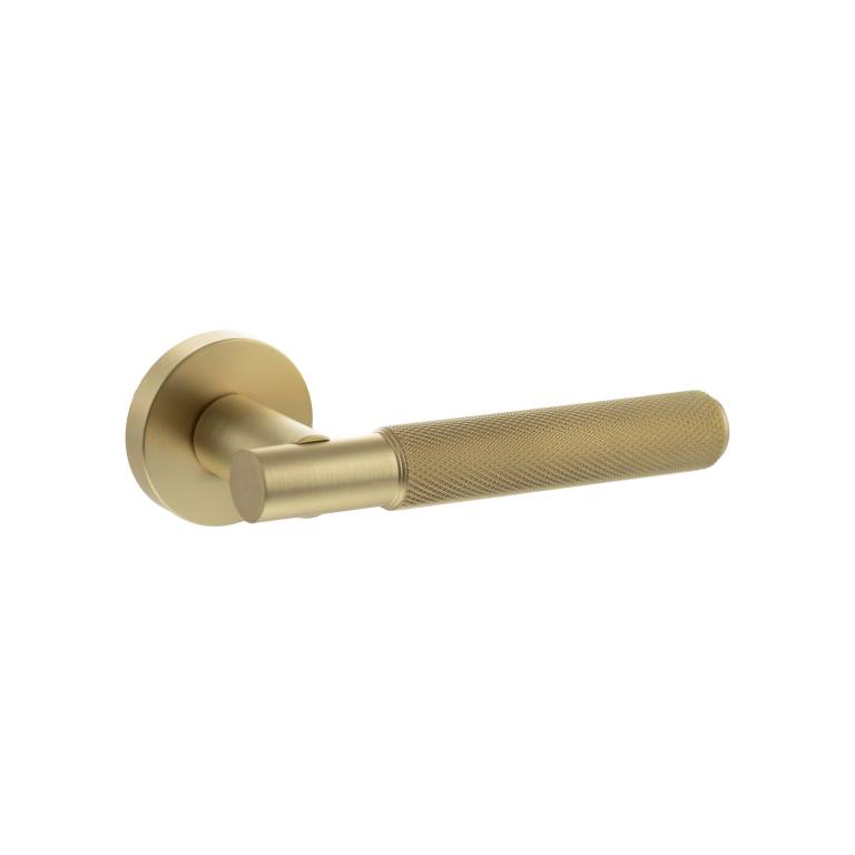 SPR170SB Senza Pari Rosarno Knurled Lever Door Handle on Minimal Round Rose - Satin Brass